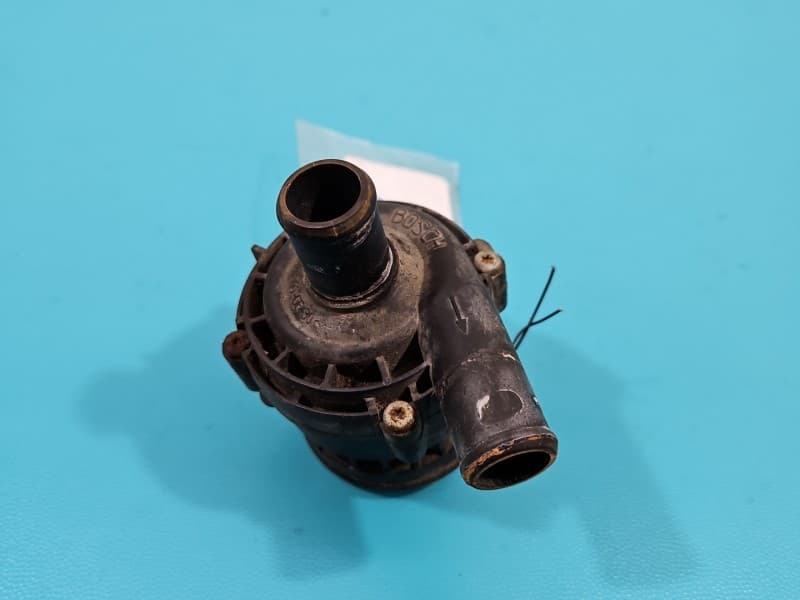Pompka obiegu wody pompa Mercedes W251 5,0 V8 A2118350364