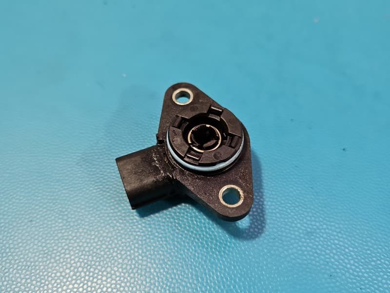 Mitsubishi Outlander III 12-22 Czujnik 3 PIN 1865A211 E131121
