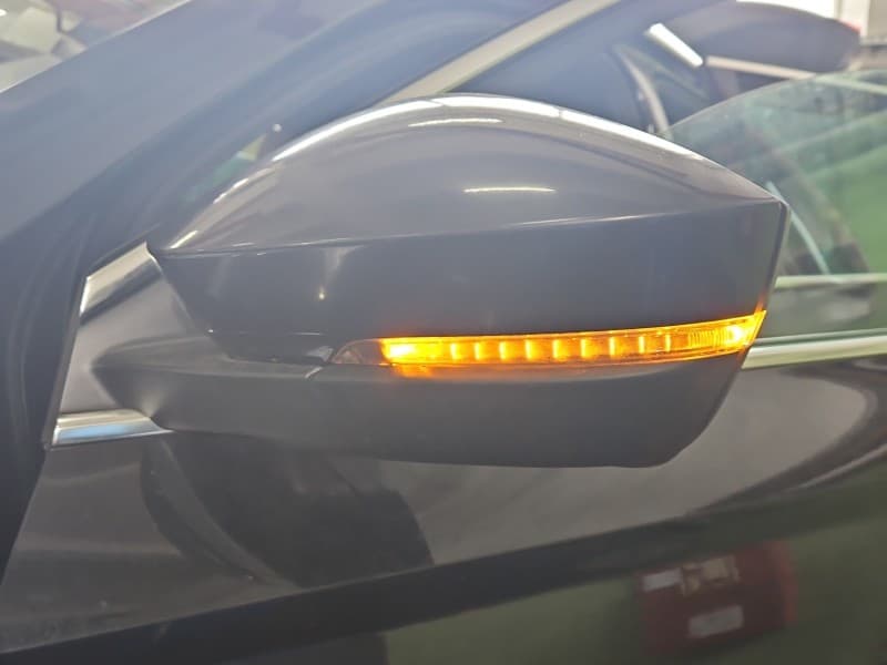 Lusterko lewe Skoda Karoq europa
