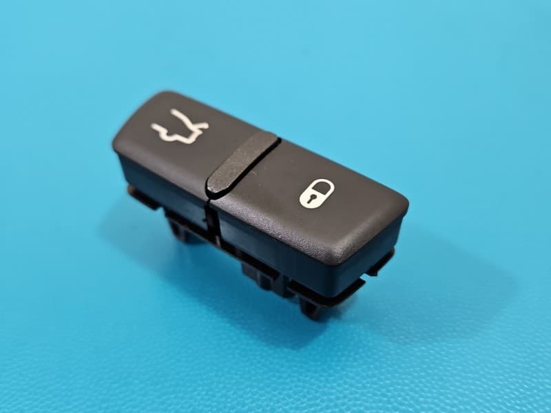 Przełącznik otwierania klapy Maserati Quattroporte VI 13- 670049319