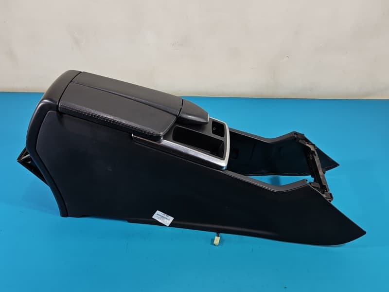 Podłokietnik TUNEL Mercedes ML W166 16905526 S01340913 3384813 EUROPA
