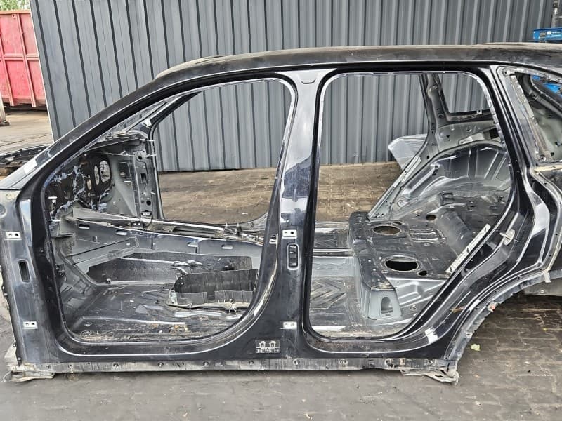 Próg lewy SŁUPEK ŚRODKOWY B Porsche Cayenne II HB 5d LC9X