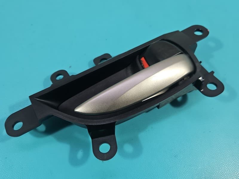Klamka wewnętrzna tył prawa LEXUS NX I 14-21 69270-78020