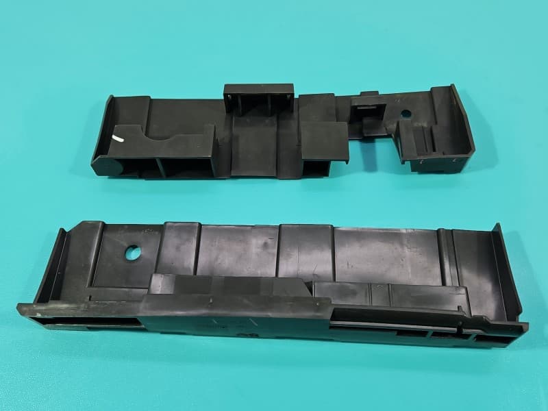 Mocowanie uchwyt 2x / MOCOWANIE WKRĘTKI UCHA HOLOWANIA Citroen C4 Grand Picasso II 13-22 9800348280