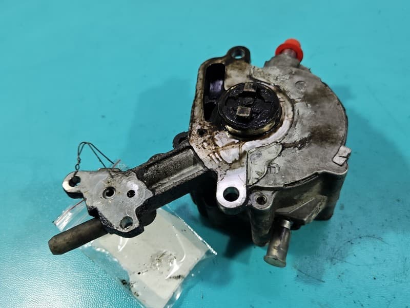 Pompa vacum Vw Touran I 1,9 tdi 038145209C