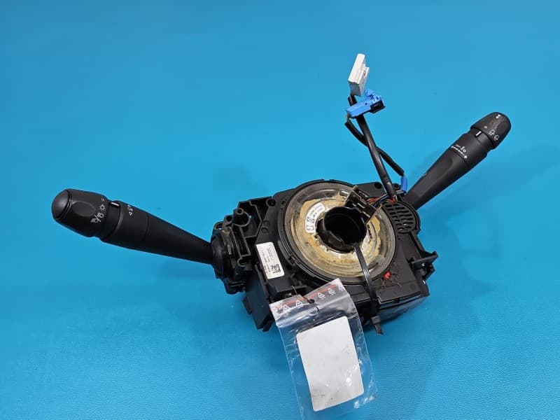 Przełącznik zespolony Citroen C4 Cactus 14-20 98046100ZD
