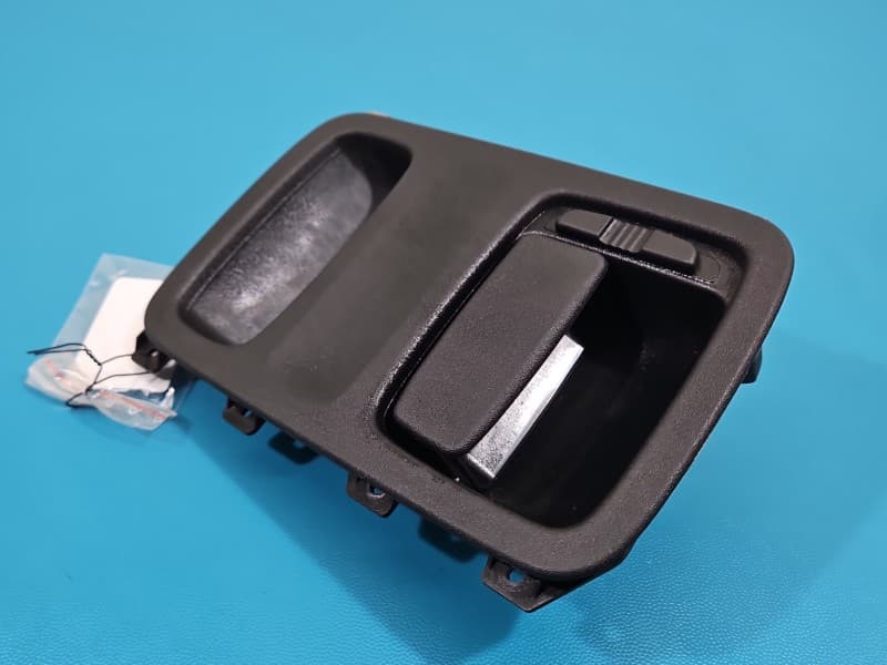 Klamka wewnętrzna tył lewa Mercedes Vito W447 14- A9067600061