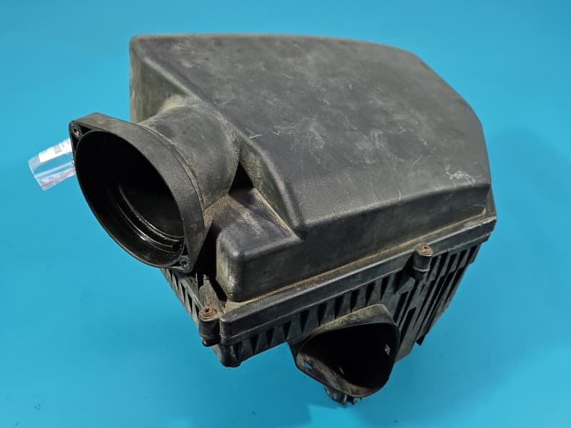 Obudowa filtra powietrza Volvo XC60 I 08- 2,0d 30792196