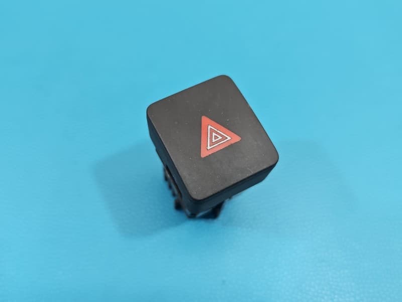 Przełącznik świateł awaryjnych Mercedes Citan W415 12- 252909719R