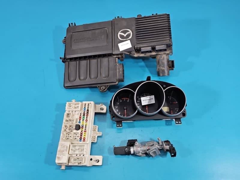 Komputer Sterownik silnika Mazda 3 I BK 1,3 16V 279721-2240