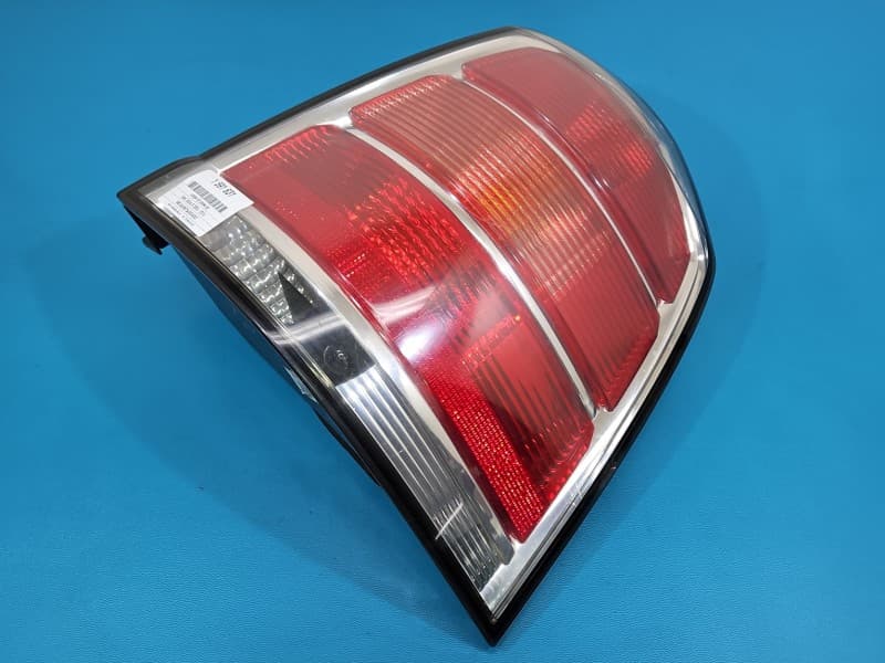 Lampa tył prawa błotnika Opel Zafira B HB EUROPA 24451843