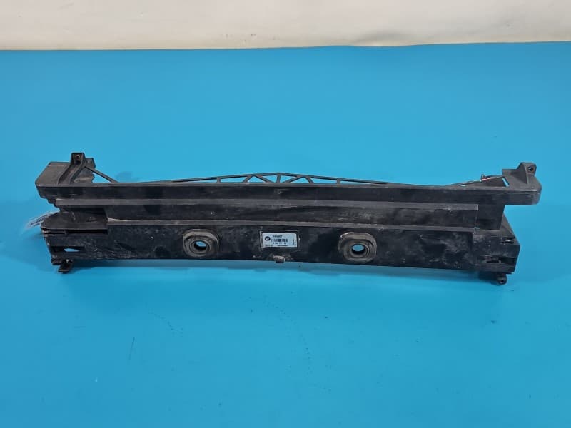 Osłona ZAŚLEPKA PLASTIK panel mocowania chłodnicy Bmw f10 f11 X0240004 DX43071