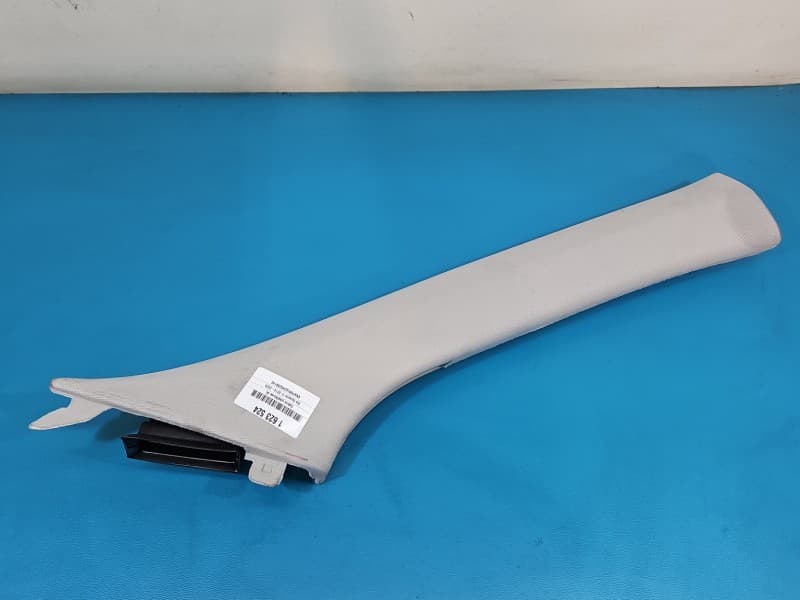 Osłona ZAŚLEPKA PLASTIK SŁUPKA DRZWI Kia Sorento III 14-20 85820-C5200