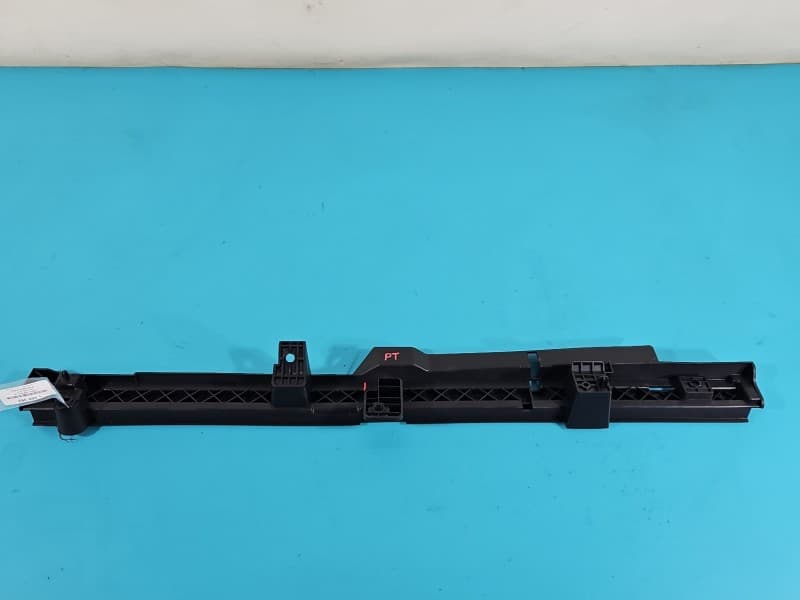 Osłona ZAŚLEPKA PLASTIK SZYNA PROWADNICA BAGAŻNIKA Volvo V90 31377750