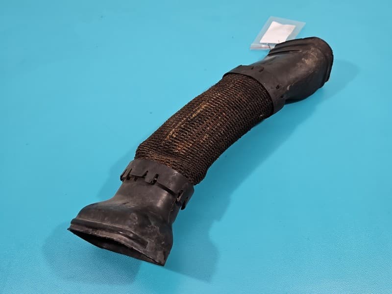 KIEROWNICA Wlot powietrza Mercedes W221 3,0 CDI A6420945197