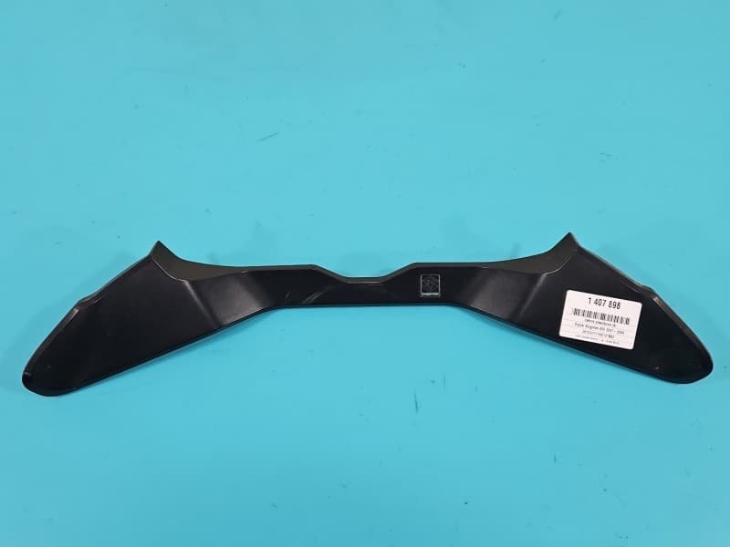 Osłona ZAŚLEPKA PLASTIK Rysy PAS PRZEDNI WEWNĘTRZNY Suzuki Burgman 400 07-09 94423-05H0