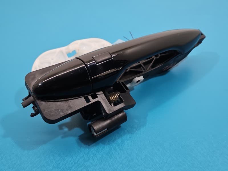 Klamka przód prawa zewnętrzna Hyundai Ix35 90722-00400 PAE