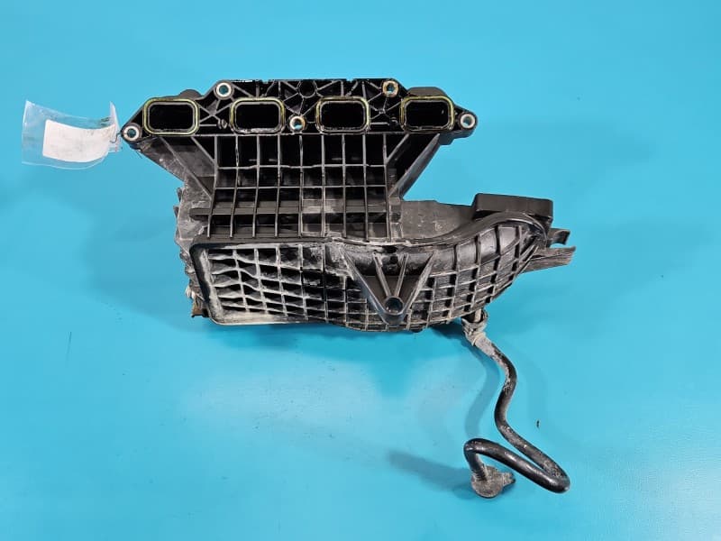 Kolektor ssący Vw Jetta V 1,4 TSI CAX 03C145749B