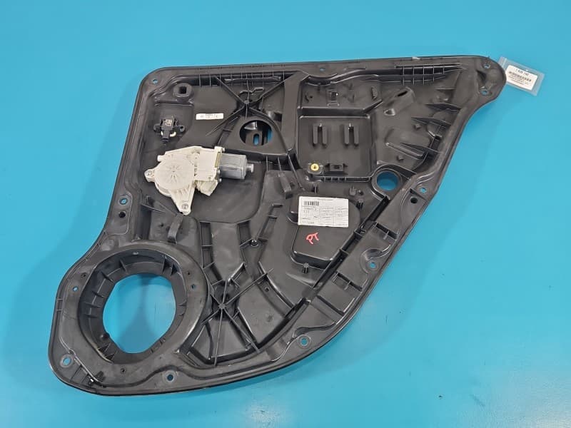 Podnośnik tył prawy SZYBY WINDA A1667300279 5pin Mercedes ML W166 HB