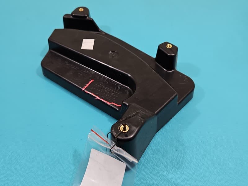 Osłona ZAŚLEPKA PLASTIK Wspornik wnętrza PRAWY Renault Twingo III 14-24 801D00780R