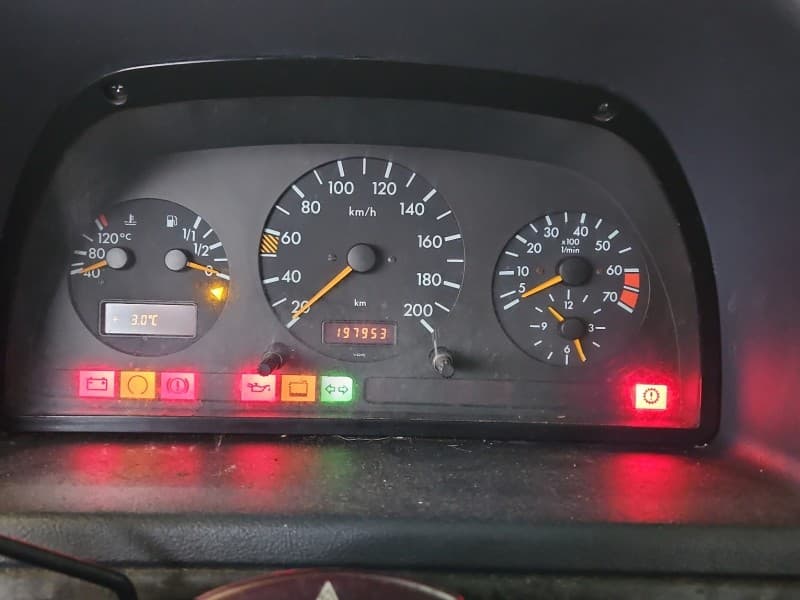 Licznik Mercedes Vito W638 2,3 wiel MB0005423901 EUROPA