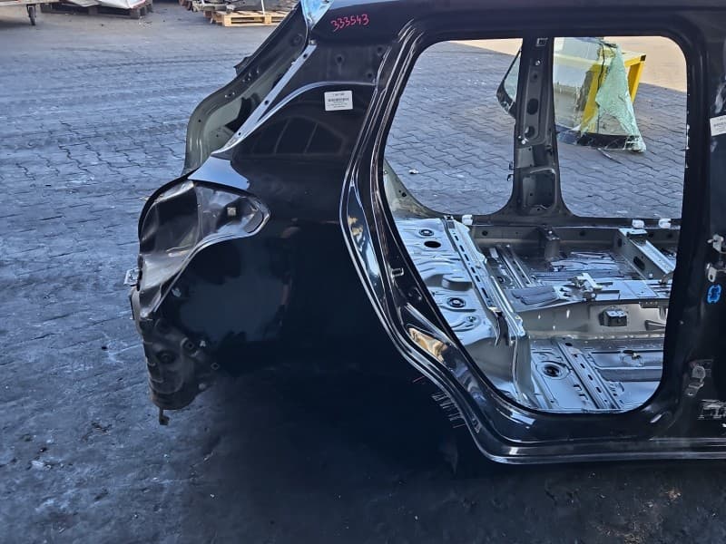 Błotnik tył prawy ćwiartka Suzuki Swift Mk8 Zmv c03 HB