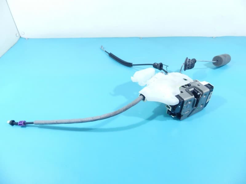 Zamek przód prawy Mercedes CLS II C218 W218 218 EUROPA 4 pin A2047203035