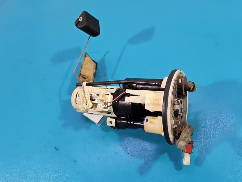 pompka Pompa paliwa Suzuki Liana 1,6 16V 4 pin
