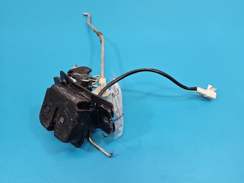 Zamek klapy tył Kia Sorento I 03-09 HB 1 PIN