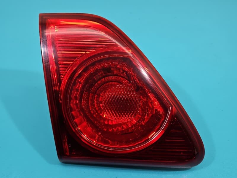 Lampa tył lewa klapy Toyota Corolla E15 sedan EUROPA 02-121L