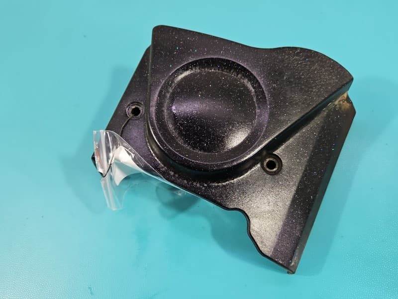 Osłona ZAŚLEPKA PLASTIK OSŁONA PRZEDNIA ZĘBATKI HONDA CBR 125R 11360-KPPA-9000