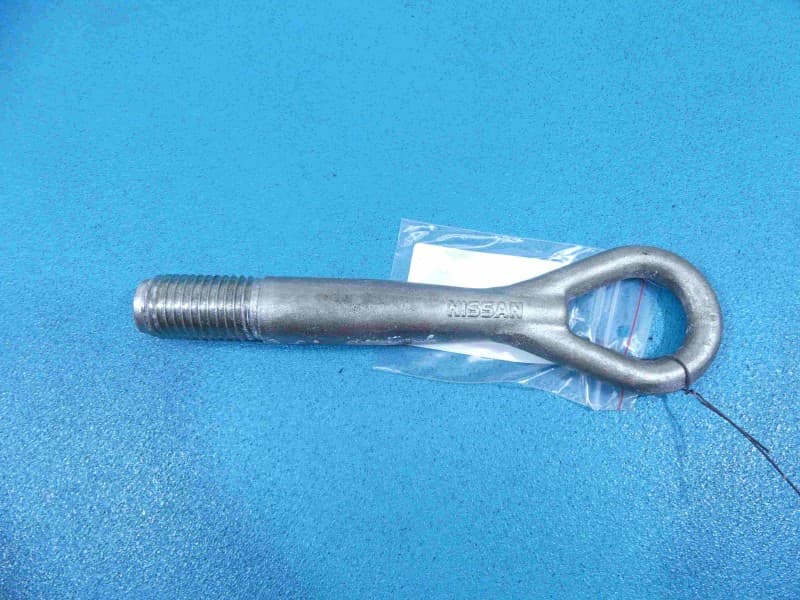 Ucho holownicze hak Nissan Qashqai I J10 06-13