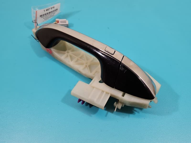Klamka przód prawa zewnętrzna Kia Optima IV 15-20 czarny ABP - AURORA BLACK PEARL