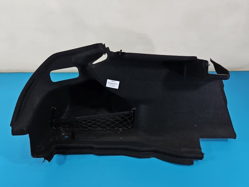 Tapicerka bagażnika lewa boczek Mercedes W206 A2066901501