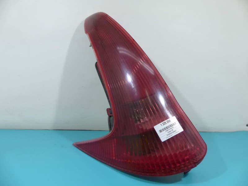 Lampa tył lewa błotnika Peugeot 206 kombi EUROPA