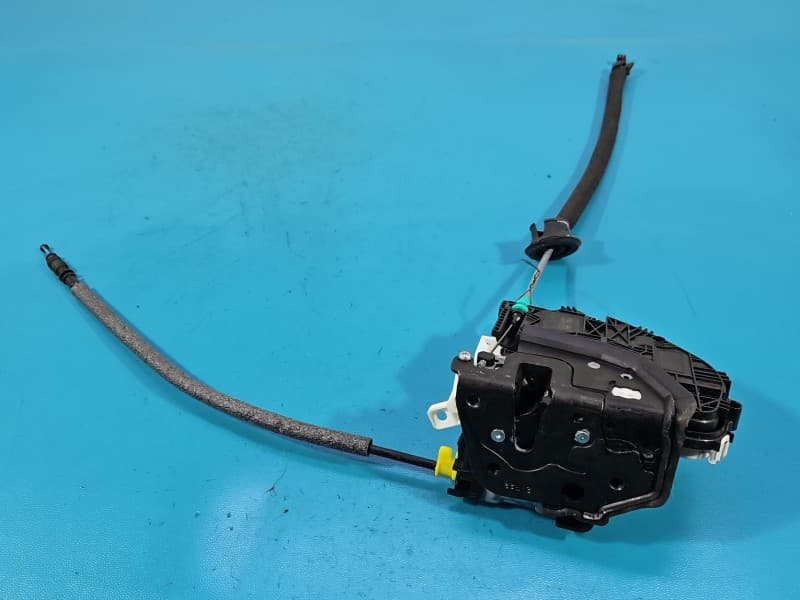 Zamek przód prawy Audi A5 F5 EUROPA 8X1837016D