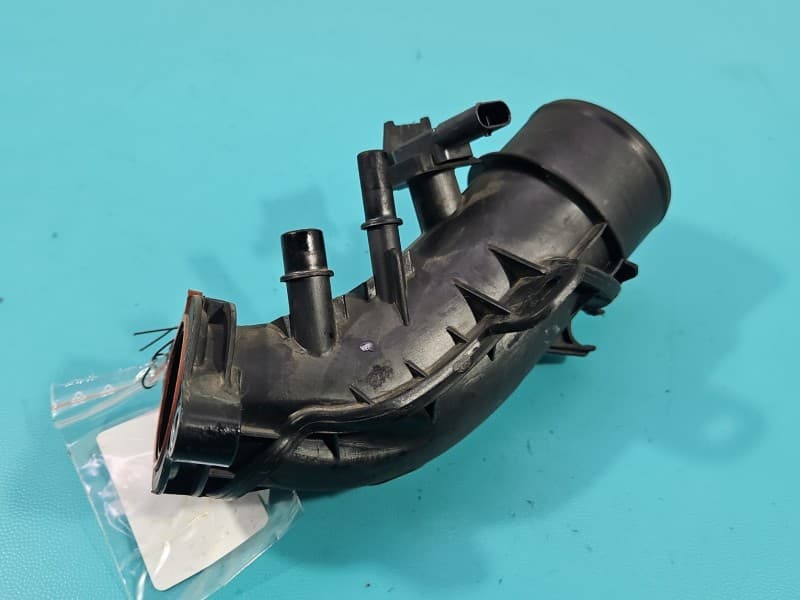 Rura Renault Megane IV 1,3 Tce 165767385R przewód dolot powietrza