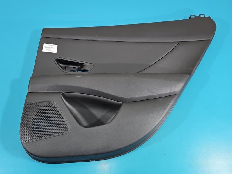 Tapicerka drzwi tył prawa boczek Hyundai Elantra VII 20- 83321-AA000