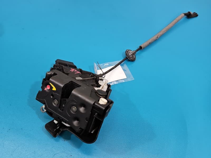Zamek tył prawy VOLVO V70 III 6pin 31253917