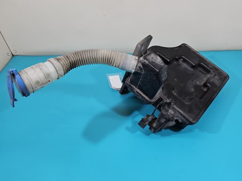 Zbiornik Zbiorniczek płynu spryskiwacza Skoda Fabia III 6V0955449 6R0955453D