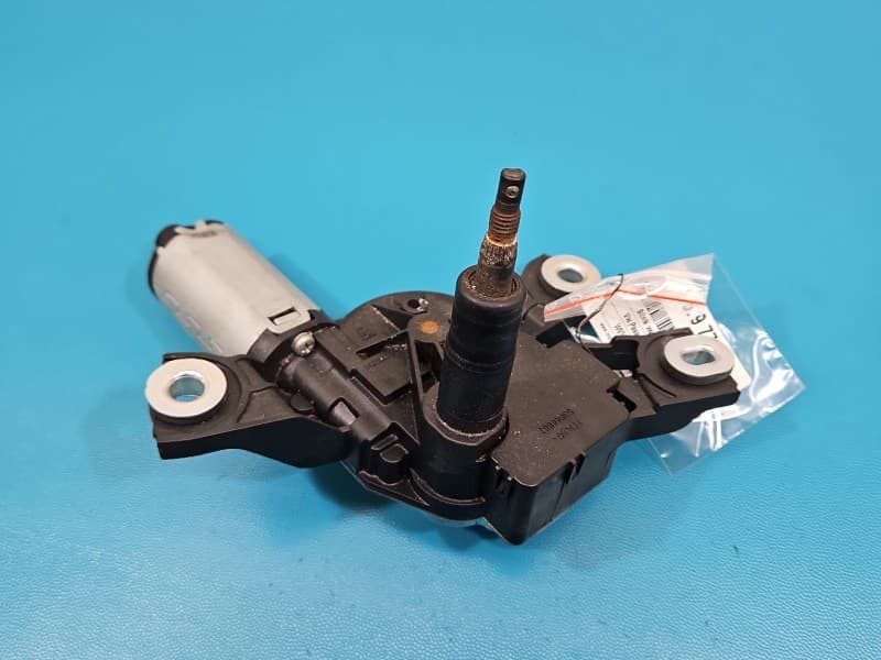 Silniczek Silnik wycieraczki tył Vw Passat B7 kombi 4pin KOMBI 3C9955711A