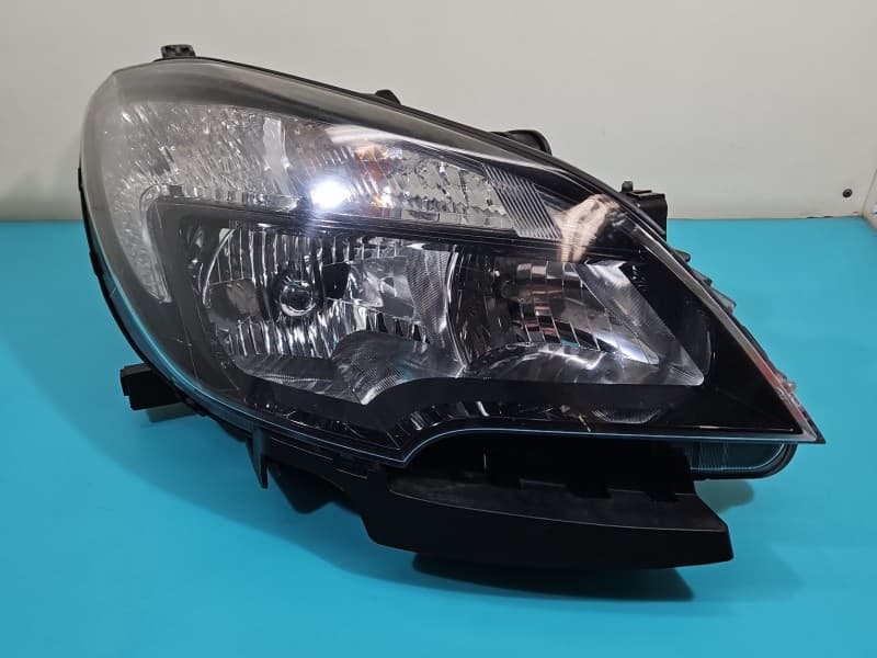 Reflektor prawy lampa przód Opel Mokka A EUROPA 42435930