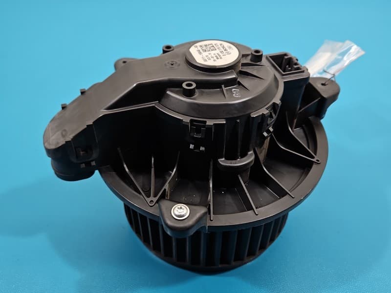Dmuchawa nawiewu wentylator Ford B-Max 12-17 europa AV11-19846-AB