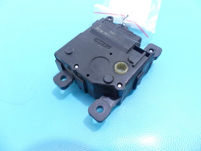 Silniczek nawiewu NAGRZEWNICY Toyota Land Cruiser J200 07- 063800-1030 EUROPA