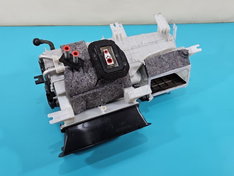 Nagrzewnica Mitsubishi Outlander III 12-22 7800A518 EUROPA