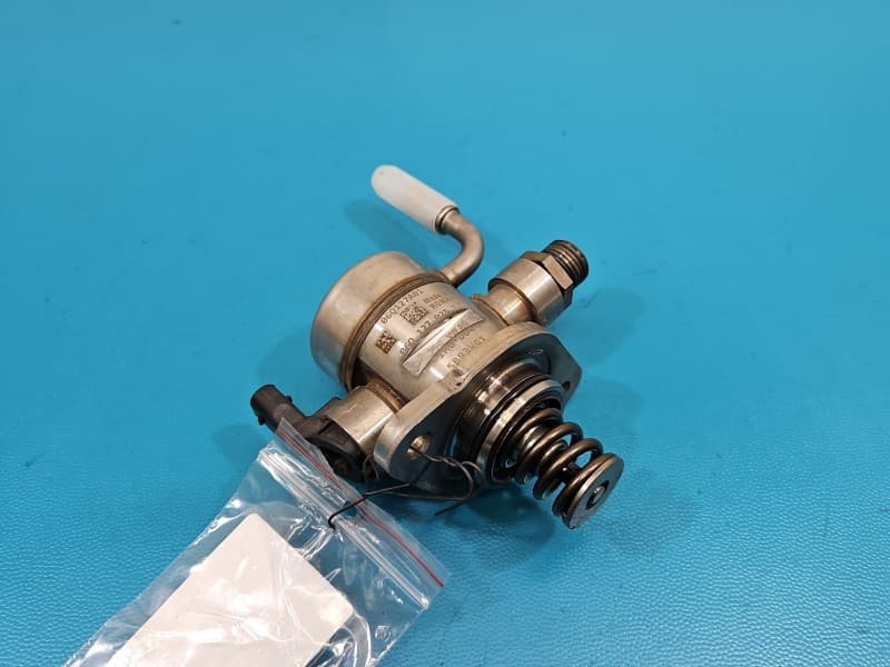 pompka Pompa paliwa Audi A5 F5 2,0 TFSI 06Q127025T