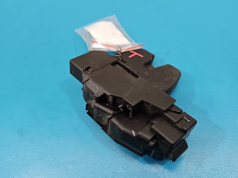 Zamek klapy tył Citroen C4 Cactus 14-20 HB 3 PIN 9804762080