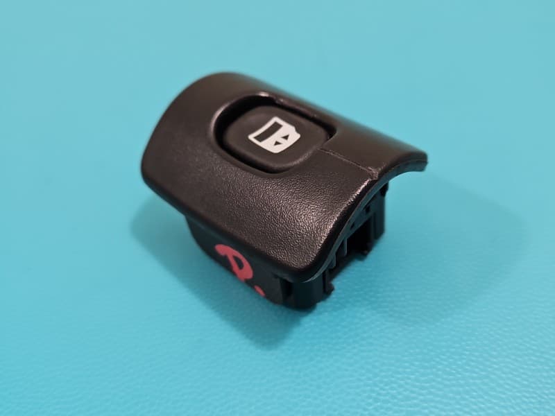 Przełącznik 2 PIN DRZWI PRZESUWNYCH Dodge Caravan V 07-20 28118975 30505V 897581290950 1ES32DX9AB