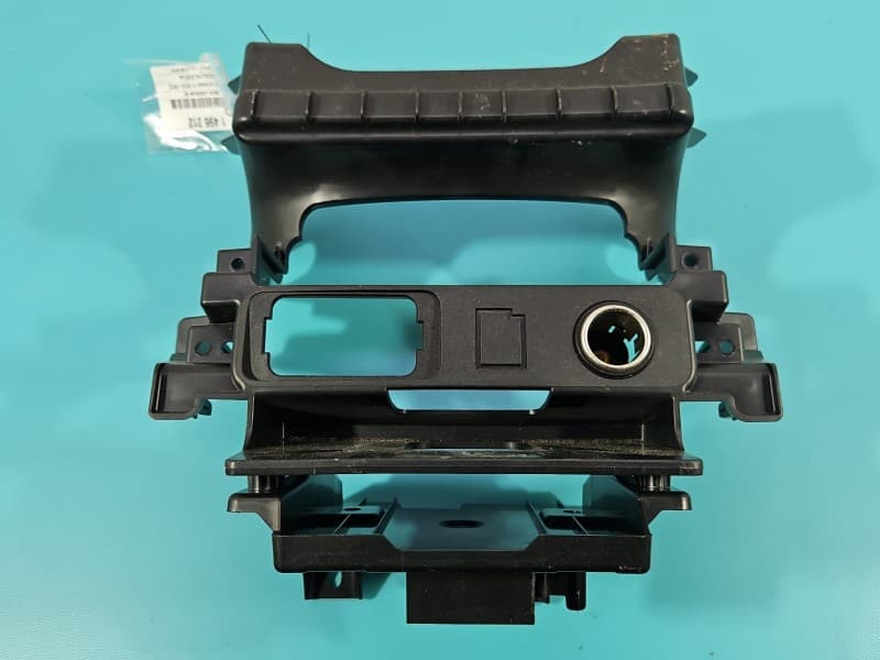 Osłona ZAŚLEPKA PLASTIK Mitsubishi Outlander III 12-22 8781A147