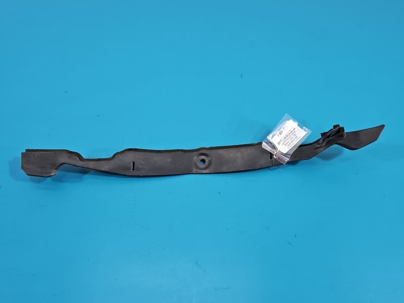 Listwa błotnika przód prawa Mazda CX-3 14-21 D10E56391